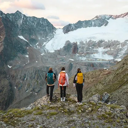 Glanz & Glory Aparthotel