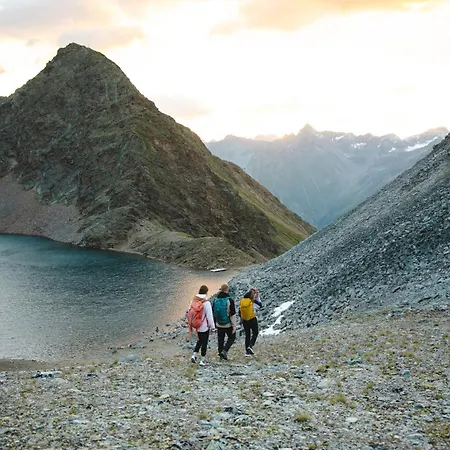 Glanz & Glory Aparthotel *