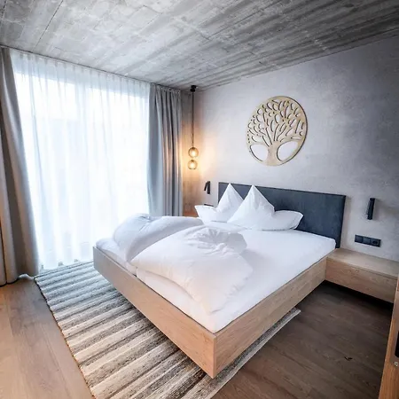 Aparthotel Glanzer Homes Zentrum *
