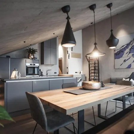 Aparthotel Glanzer Homes Zentrum *